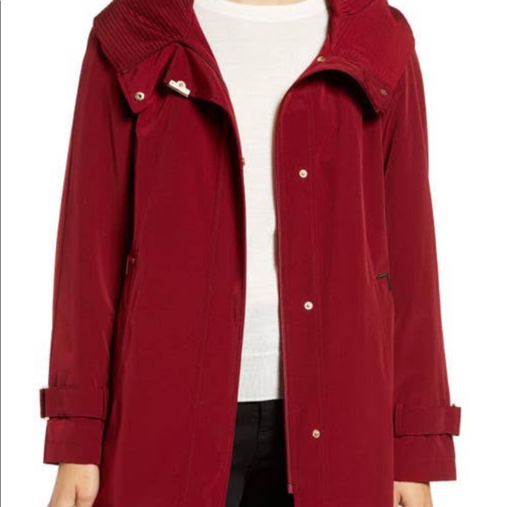 Gallery New York maroon rain coat, new w/o tags.
